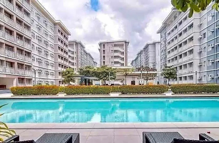 Happy Staycation 4*